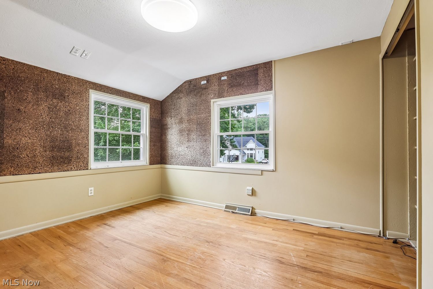 29486 Wolf Road Bay Village OH 44140
