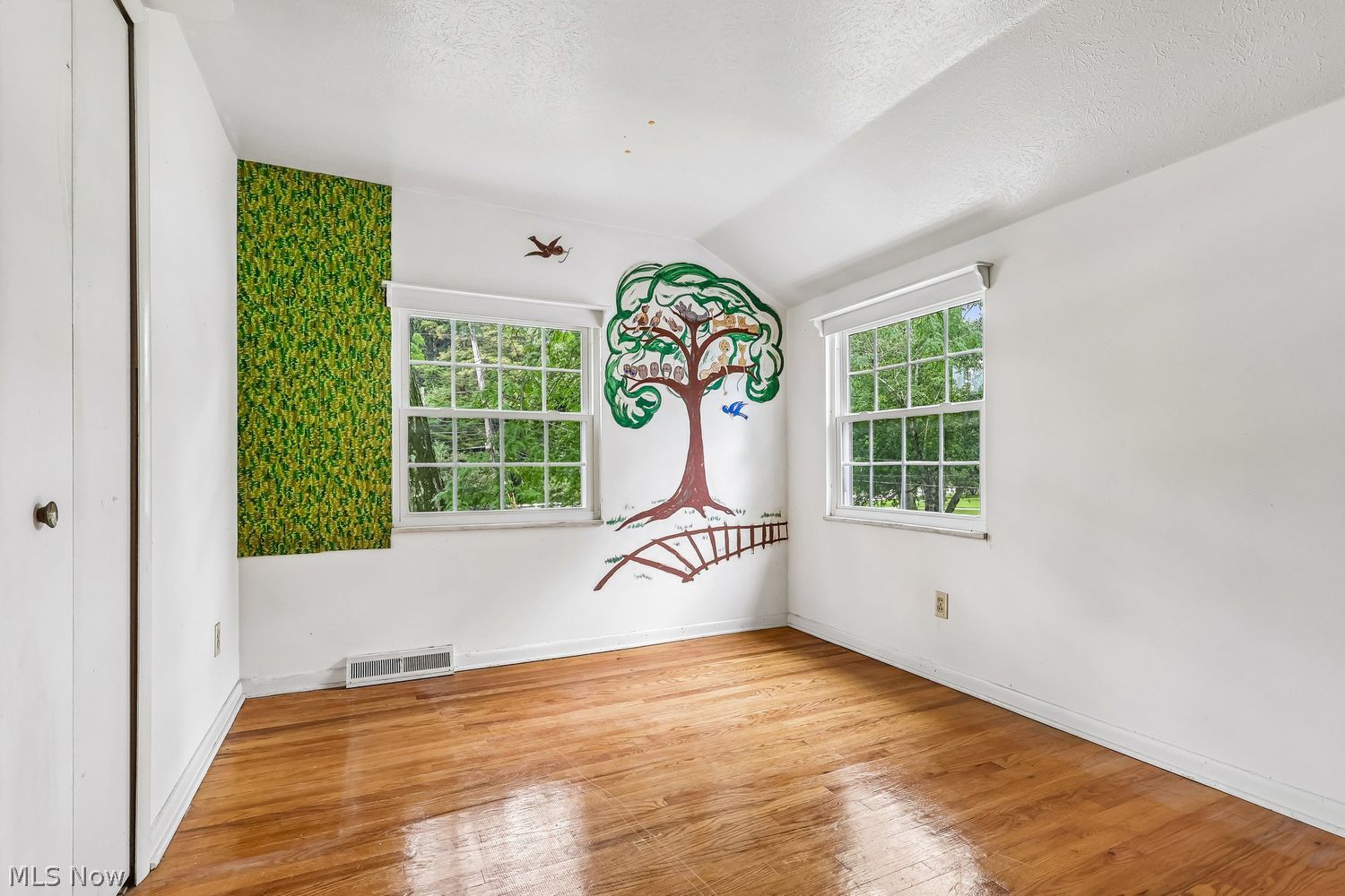 29486 Wolf Road Bay Village OH 44140