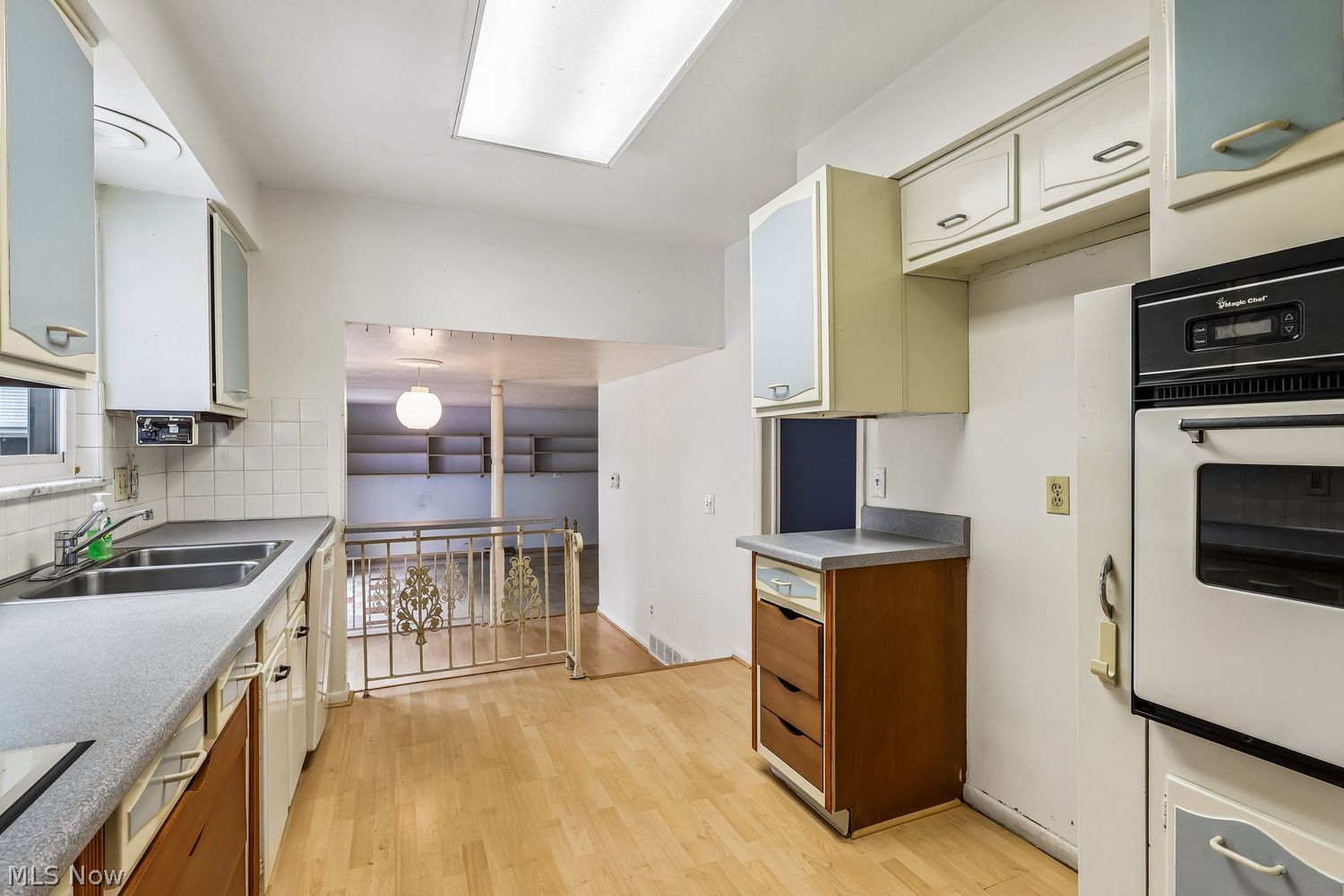 29486 Wolf Road Bay Village OH 44140