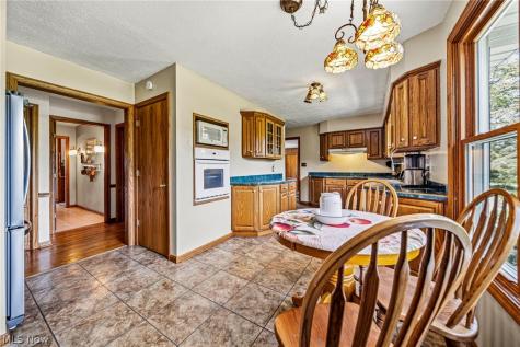 219 W Mennonite Road Aurora OH 44202