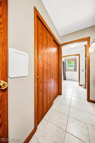 219 W Mennonite Road Aurora OH 44202