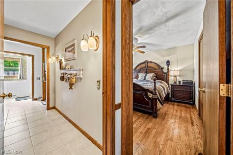 219 W Mennonite Road Aurora OH 44202