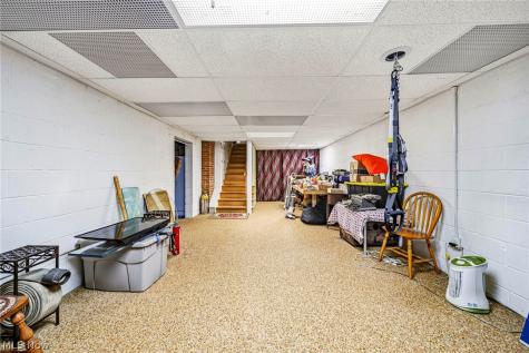 219 W Mennonite Road Aurora OH 44202