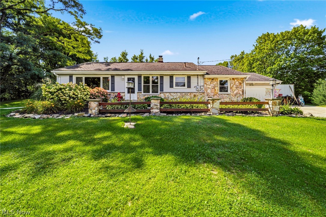 219 W Mennonite Road Aurora OH 44202