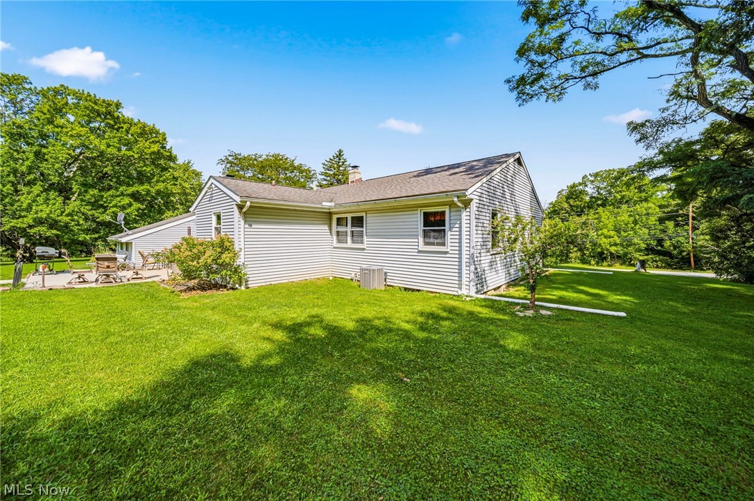 219 W Mennonite Road Aurora OH 44202