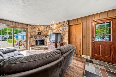 219 W Mennonite Road Aurora OH 44202