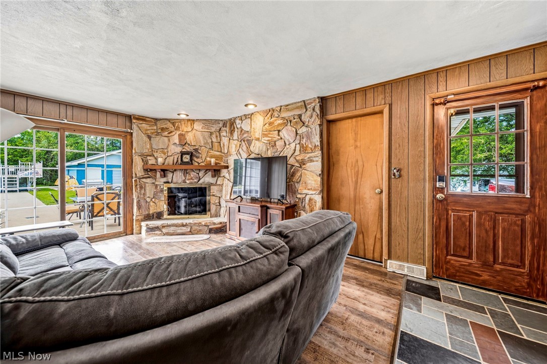 219 W Mennonite Road Aurora OH 44202