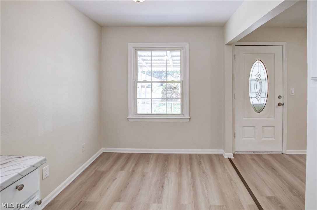 861 Oak Street Elyria OH 44035