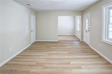 861 Oak Street Elyria OH 44035