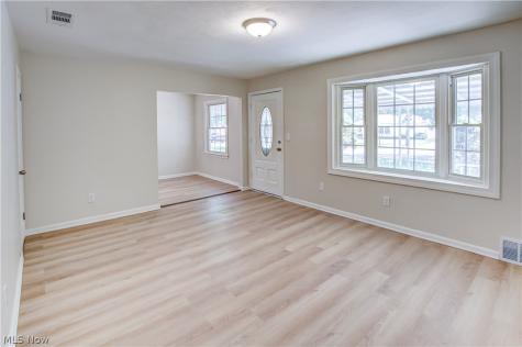 861 Oak Street Elyria OH 44035