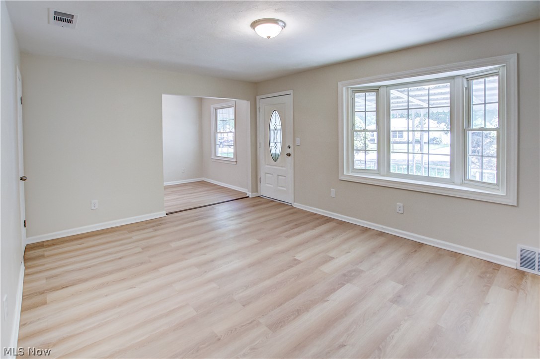 861 Oak Street Elyria OH 44035
