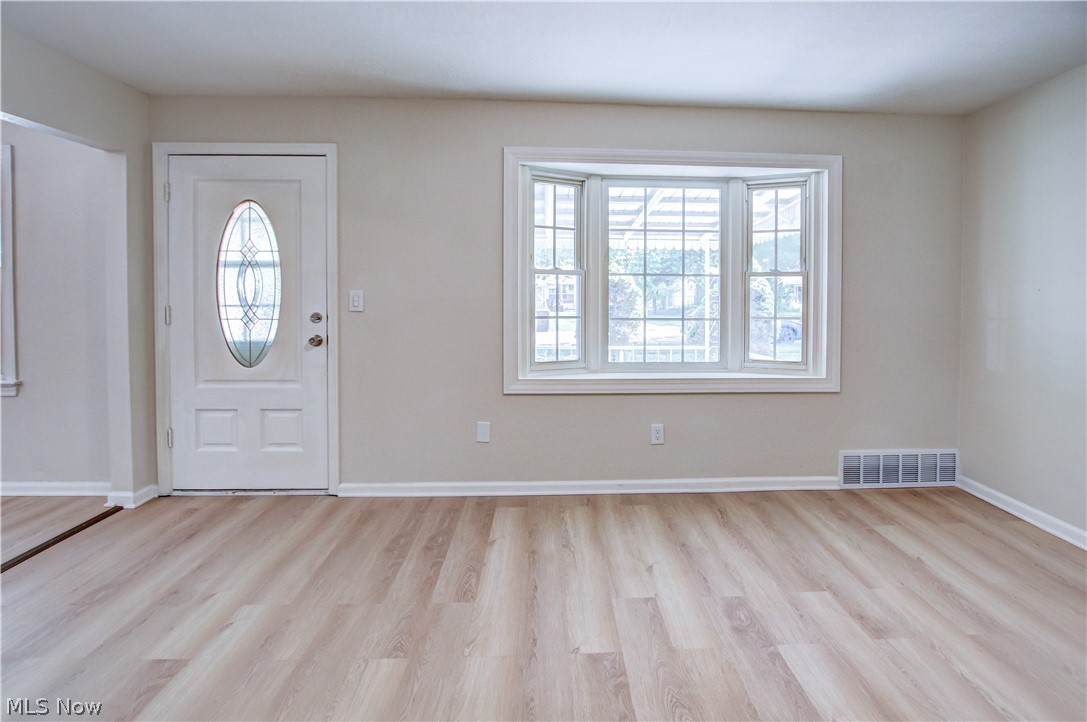 861 Oak Street Elyria OH 44035