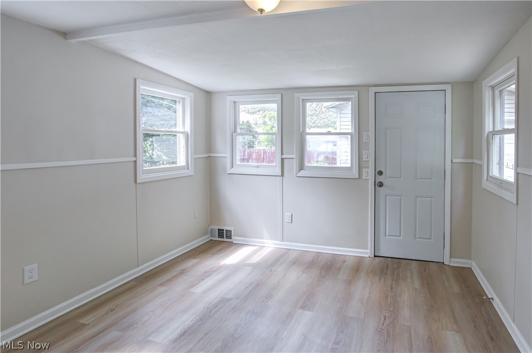 861 Oak Street Elyria OH 44035
