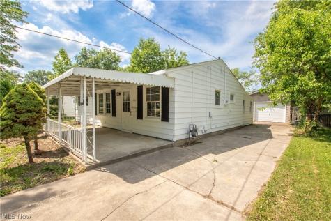 861 Oak Street Elyria OH 44035
