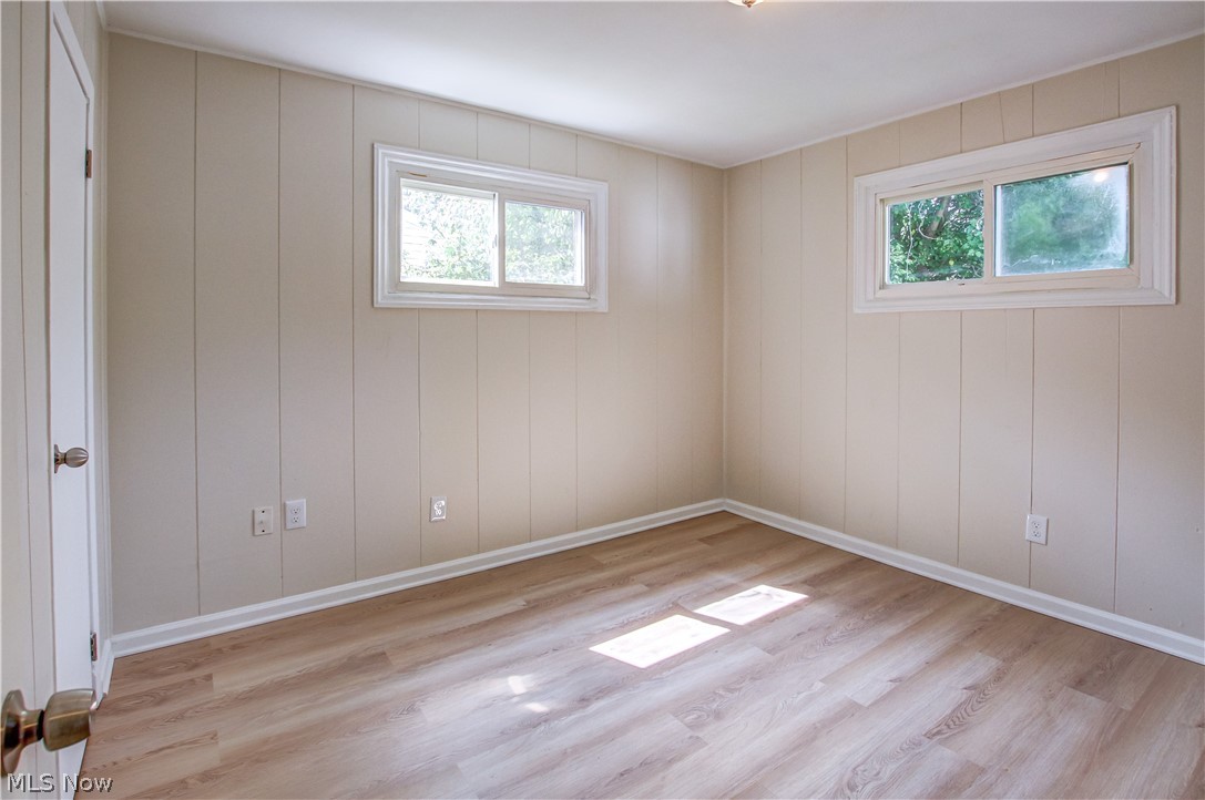 861 Oak Street Elyria OH 44035