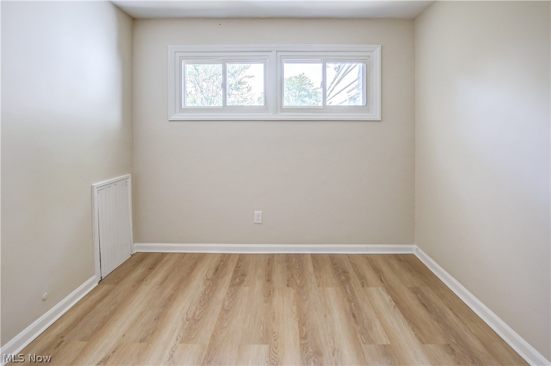861 Oak Street Elyria OH 44035