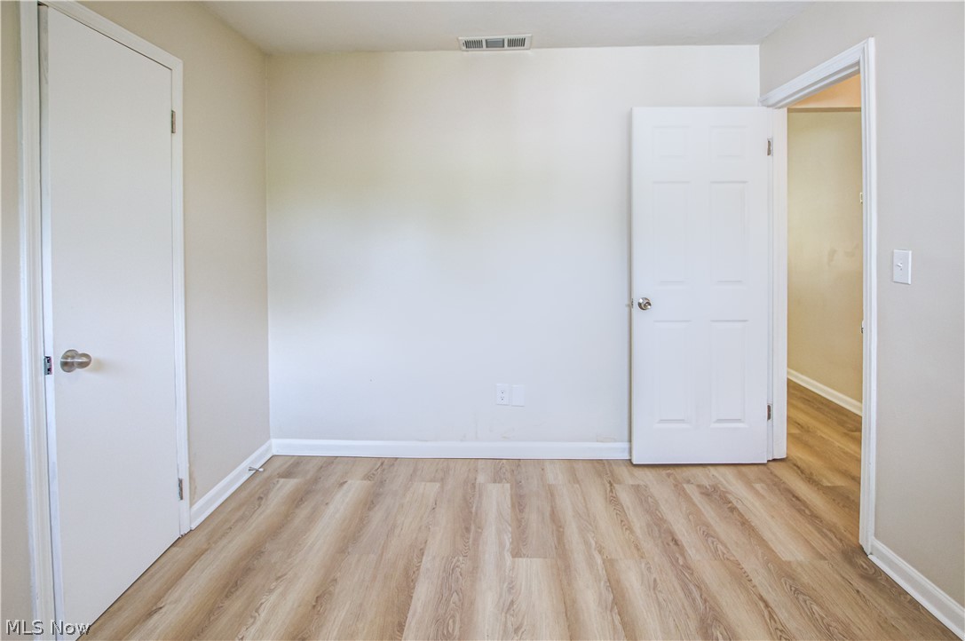 861 Oak Street Elyria OH 44035