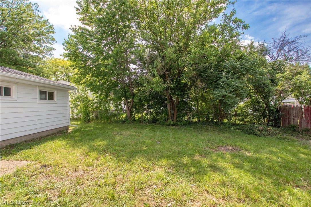 861 Oak Street Elyria OH 44035
