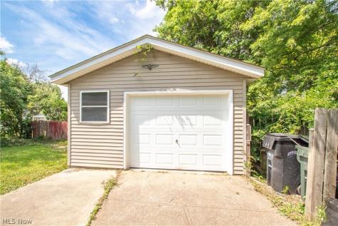 861 Oak Street Elyria OH 44035