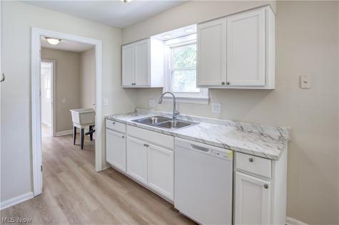 861 Oak Street Elyria OH 44035