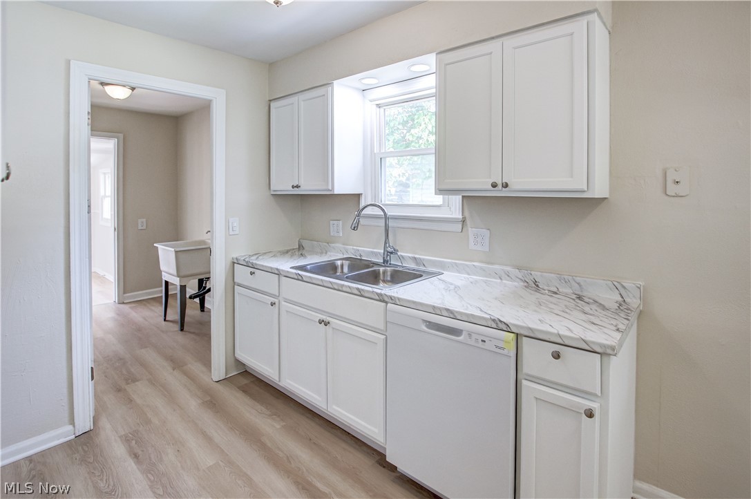 861 Oak Street Elyria OH 44035