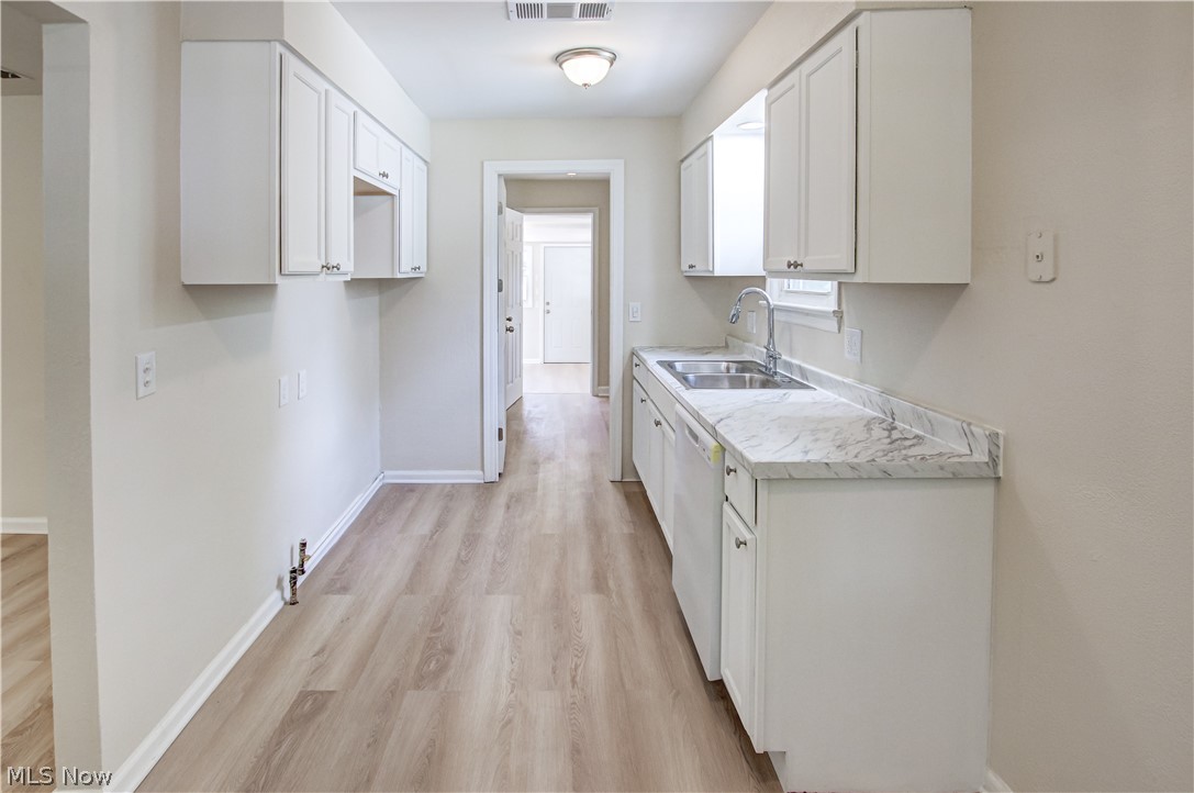 861 Oak Street Elyria OH 44035