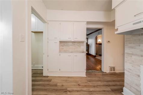 18107 East Park Drive Cleveland OH 44119
