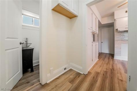 18107 East Park Drive Cleveland OH 44119