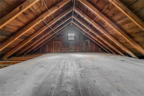 18107 East Park Drive Cleveland OH 44119