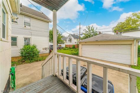 18107 East Park Drive Cleveland OH 44119