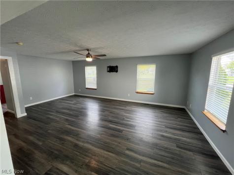 835 Yorkshire Drive Ravenna OH 44266