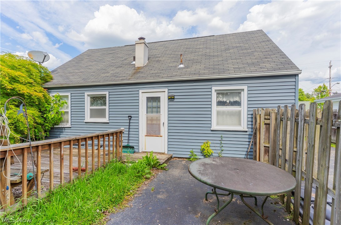 52 N Navarre Avenue Youngstown OH 44515