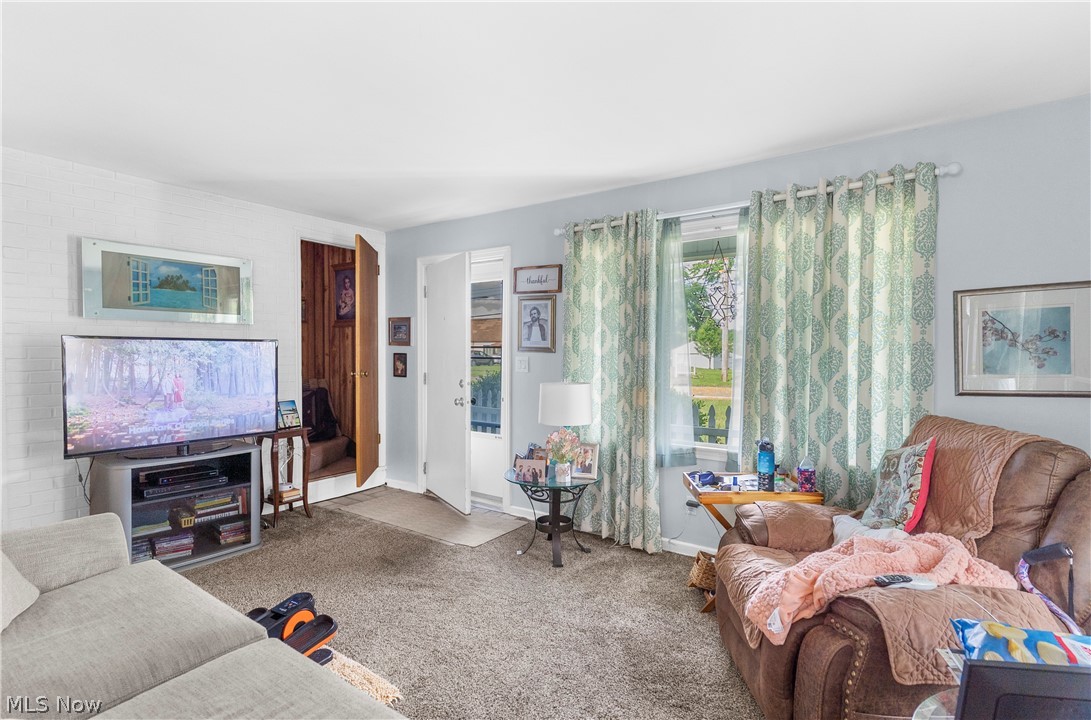 52 N Navarre Avenue Youngstown OH 44515