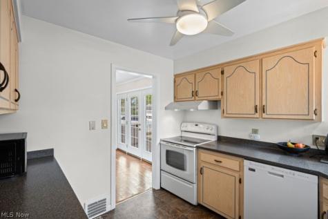 552 Lake Forest Drive Bay Village OH 44140