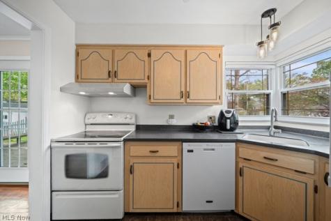 552 Lake Forest Drive Bay Village OH 44140