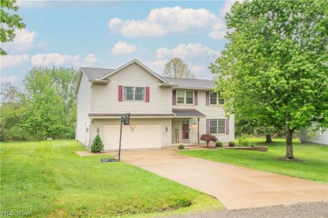 5782 Drenta Circle SW Navarre OH 44662