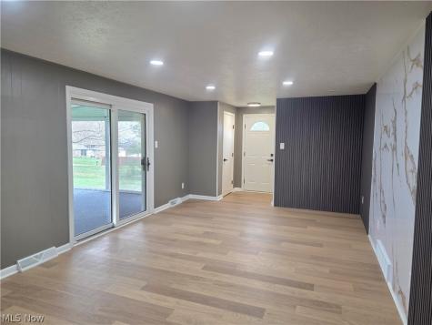 3181 Parmalee Drive Seven Hills OH 44131