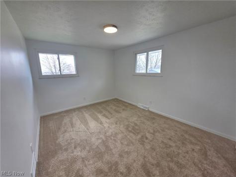 3181 Parmalee Drive Seven Hills OH 44131