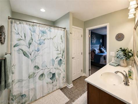 10065 Meadow Ridge Drive Streetsboro OH 44241