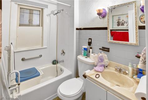 26 E Grace Street Bedford OH 44146
