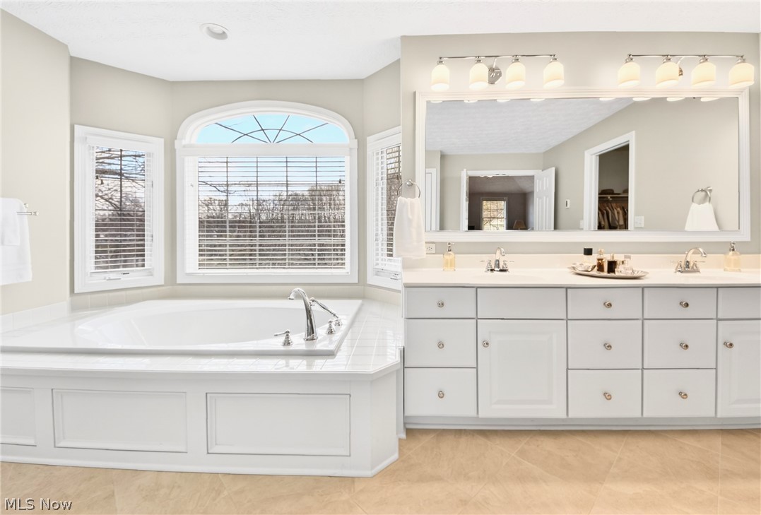 4530 Swan Lake Drive Copley OH 44321