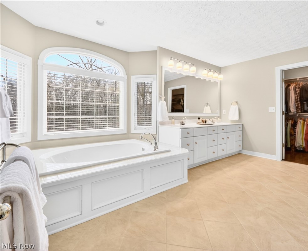 4530 Swan Lake Drive Copley OH 44321