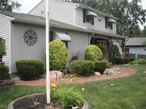 4816 Edgewood Drive Lorain OH 44053