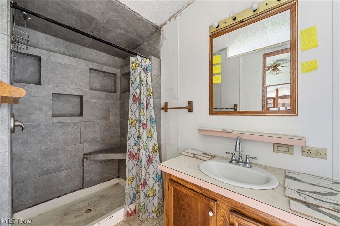 10938 Leader Road Chardon OH 44024