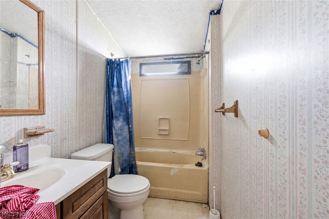 10938 Leader Road Chardon OH 44024