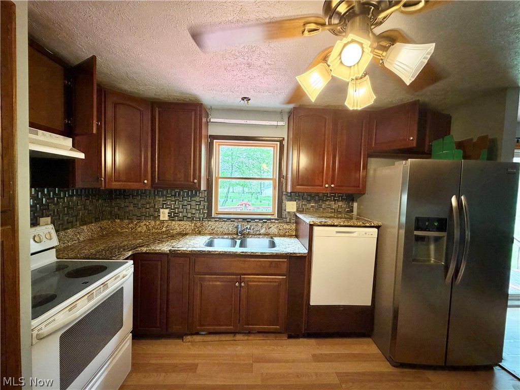 3948 Carson Salt Springs Road Newton Falls OH 44444
