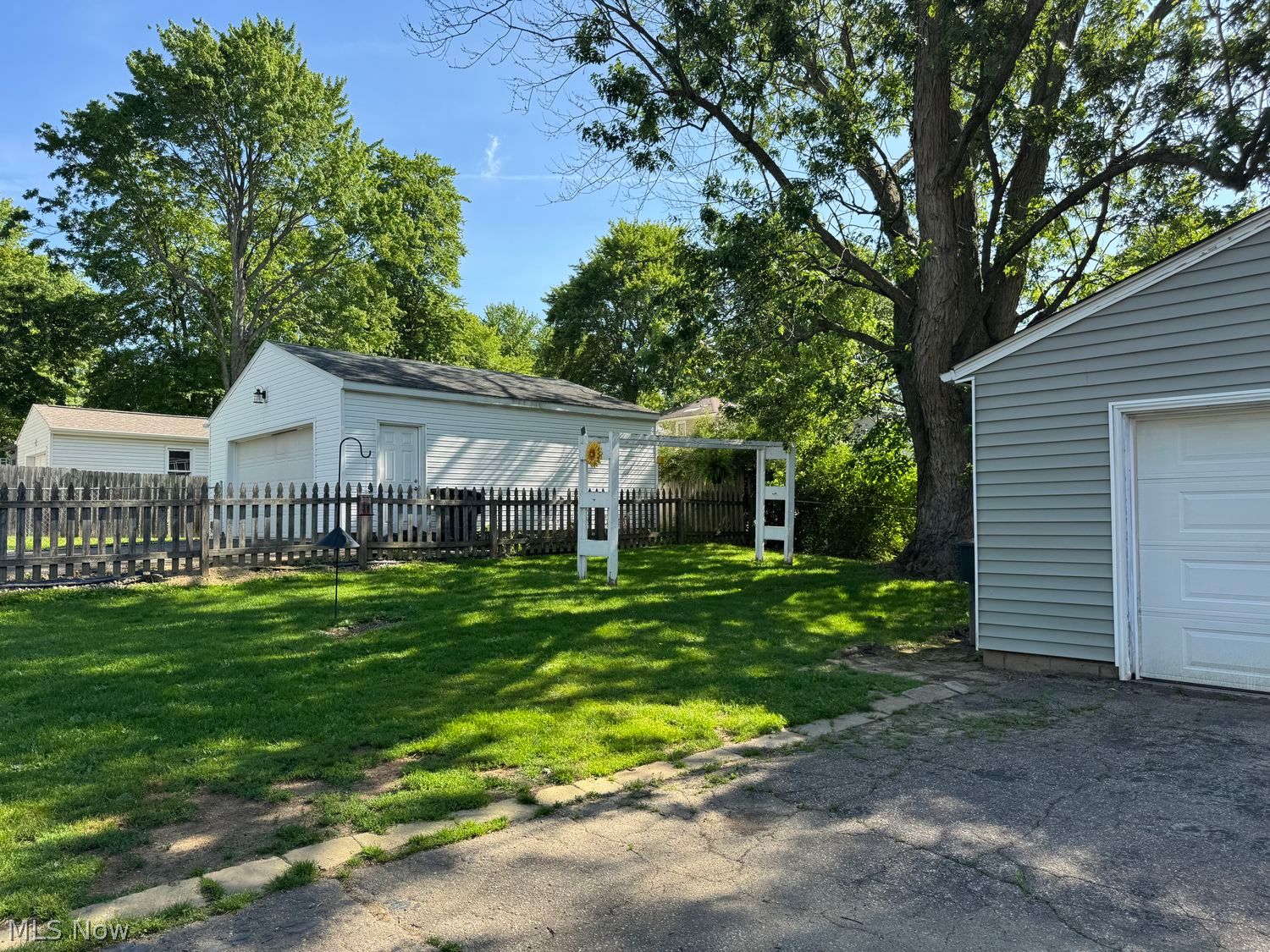 323 Stratford Avenue Wadsworth OH 44281