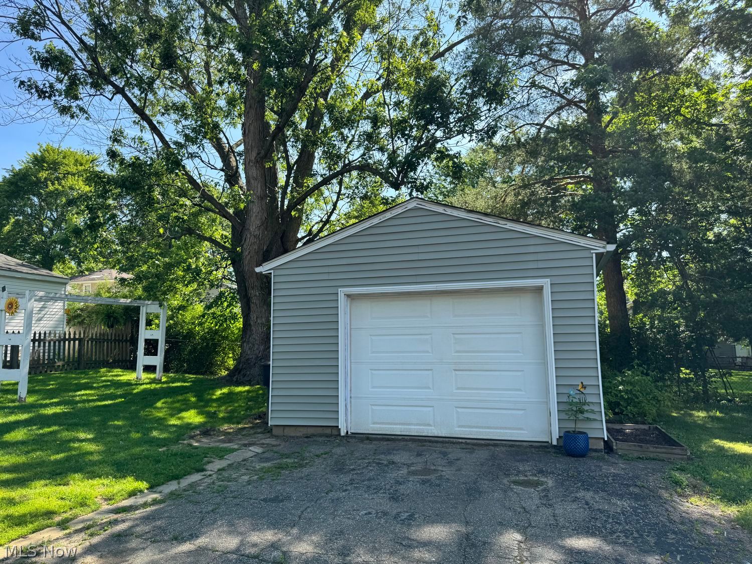 323 Stratford Avenue Wadsworth OH 44281