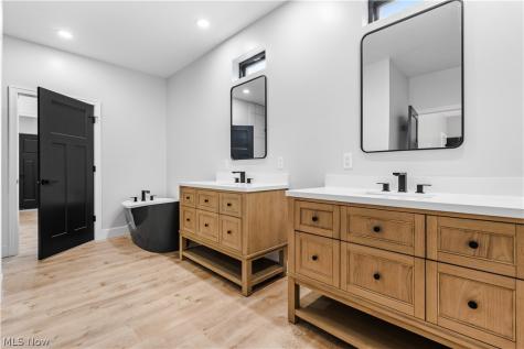 1091 Wadsworth Road Medina OH 44256