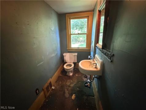 25625 Highland Road Richmond Heights OH 44143